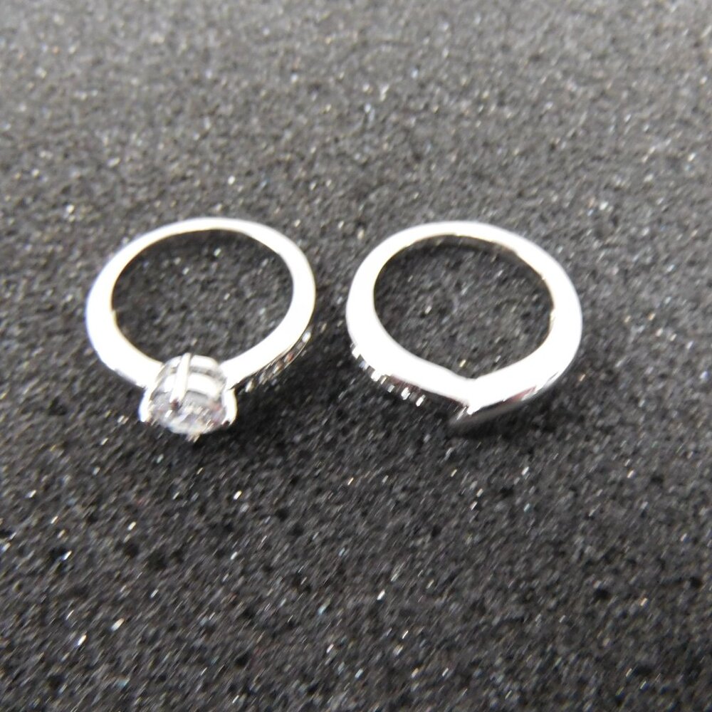 Women's Costume Jewelry Silver Cubic Zirconia Sz.6 Bridal Rings Wal-mart (New) - Picture 3 of 4